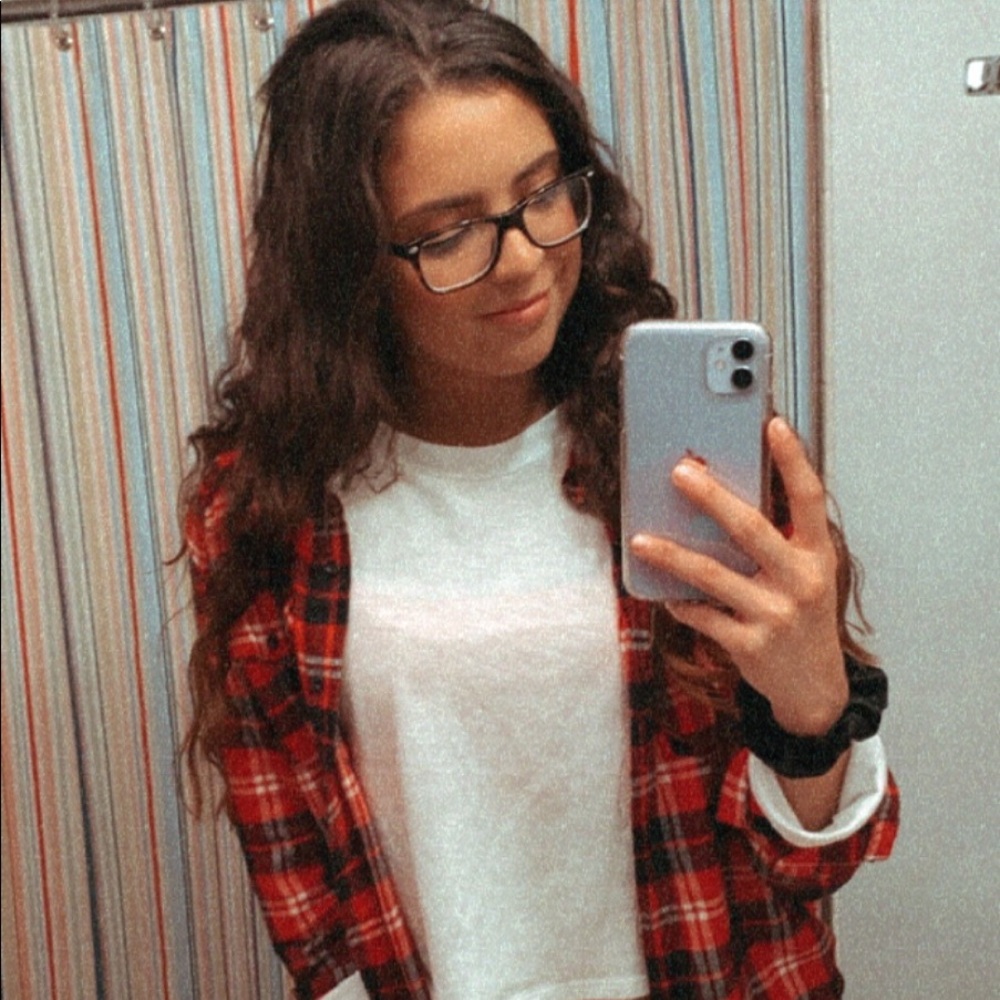 Meet your Posher, Hemili